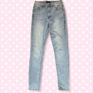 Curve-appeal Women's Blue Jeans